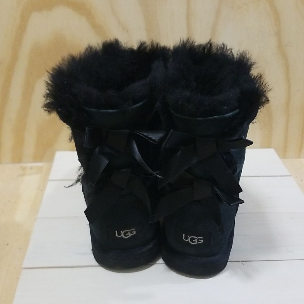 UGG Women/ Girls CLASSIC HERITAGE BOW Boot sz 4 Green Suede